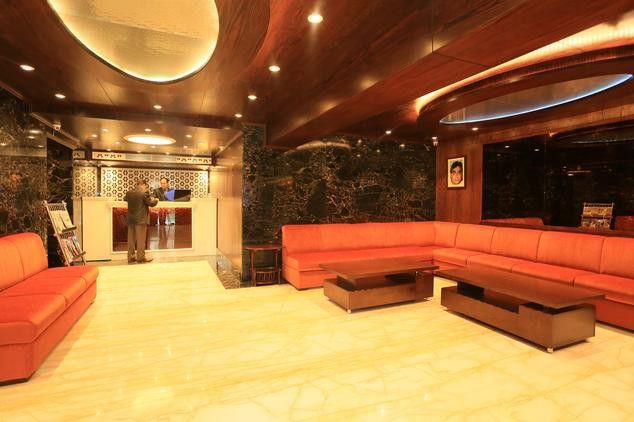 Hotel Ch2 Srīnagar Buitenkant foto