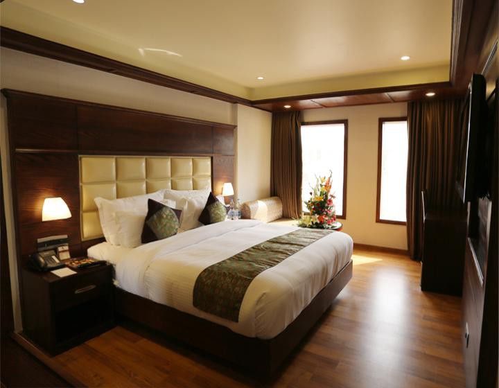Hotel Ch2 Srīnagar Buitenkant foto